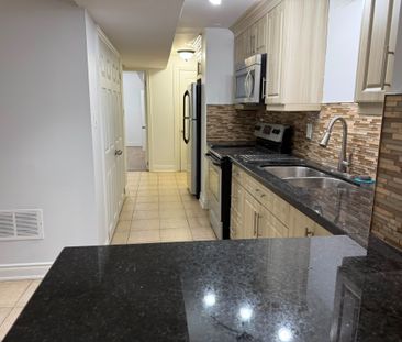For Lease - 209 Old Colony Road Unit# Basement, Richmond Hill, Ontario - Photo 3