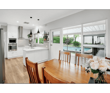 Beautiful Family Home with Swimming Pool and Breathtaking Hill View! - Photo 4