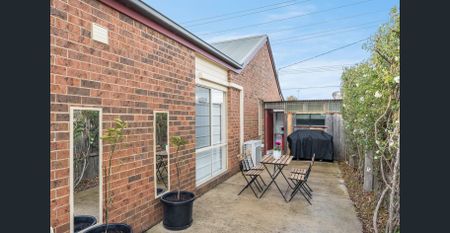 Low Maintenance 3 bedroom home! - Photo 4