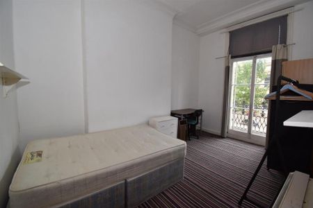 4 bedroom private hall to rent - Photo 2