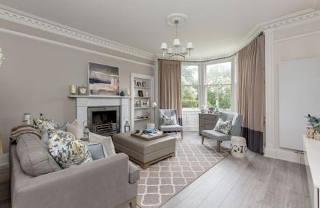 5 bedroom townhouse to rent - Photo 3