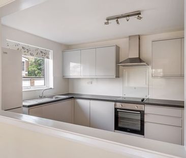 Cedar Court, Haslemere, Surrey, GU27 - Photo 1