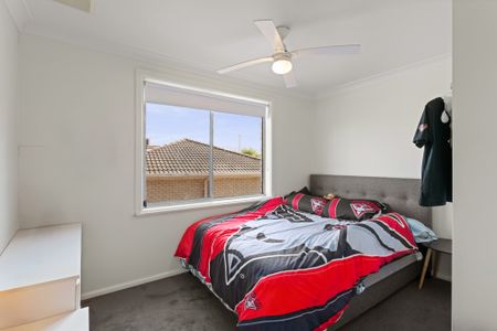 Spacious Home With Large Backyard! - Photo 4