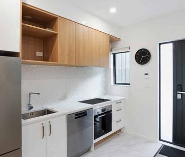 Modern Corner Townhouse - Photo 5