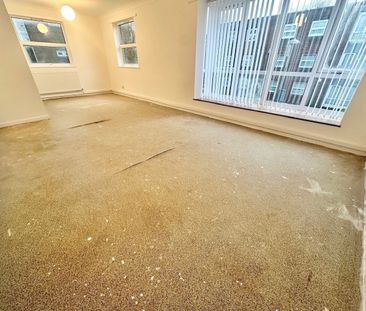 Market Close, Poole - Photo 2