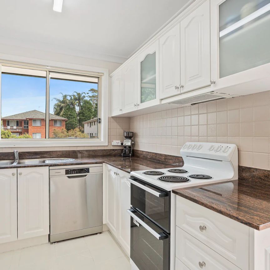 Modern Villa Living in the Heart of Wollongong - Photo 1
