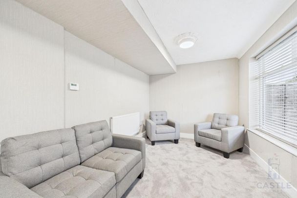 4 bedroom house of multiple occupation to rent - Photo 1