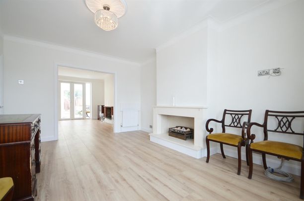 4 bedroom house - semi-detached - Photo 1