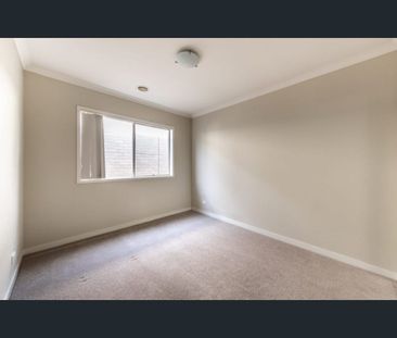 Family home with amenities on the door step! - Photo 5