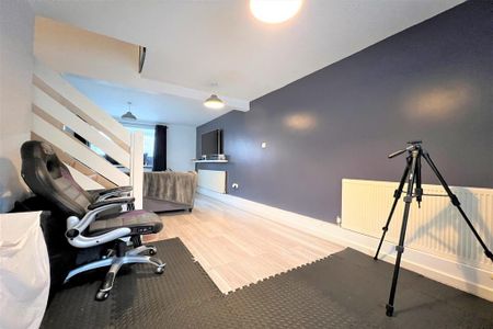 3 bedroom terraced house to rent - Photo 4