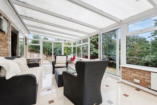 The Spinneys, Bickley, Kent, BR1 - Photo 1