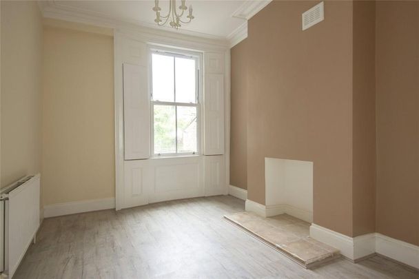 4 bedroom terraced house to rent - Photo 1