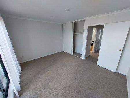 Modern Birkenhead Townhouse - Photo 4