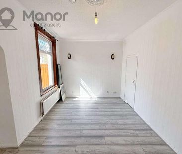 Leigh Road, East Ham, E6 - Photo 2