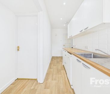 London Road, Slough, Berkshire,SL3 - Photo 4