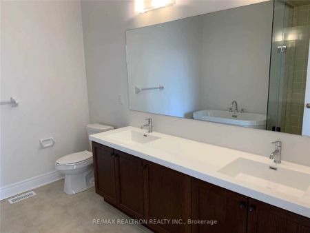 Condo Townhouse For Lease | N9229225 - Photo 3