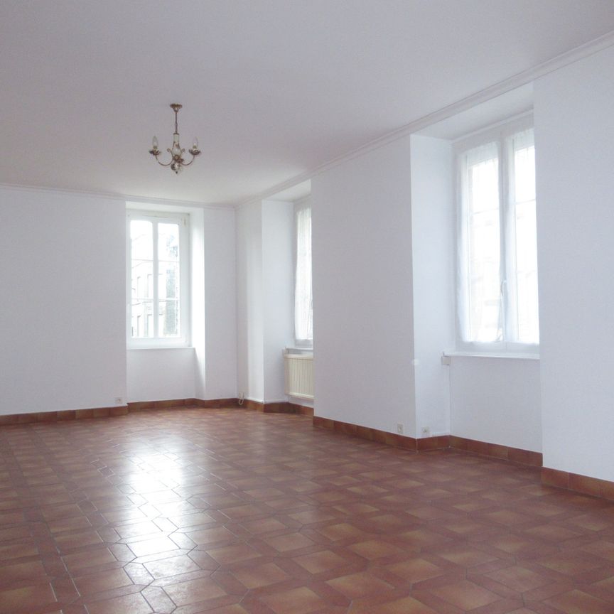 Location Maison 4 pièces 114m² LA FERTE MACE 61600 - Photo 1