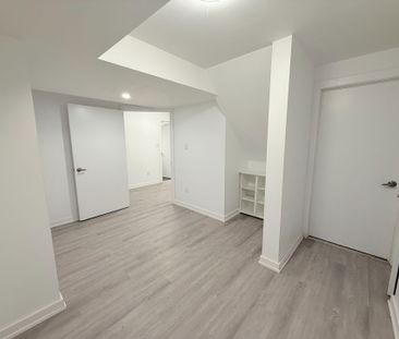 For Lease - 38 Burnhamthorpe Road Unit# Lower, Oakville, Ontario - Photo 2