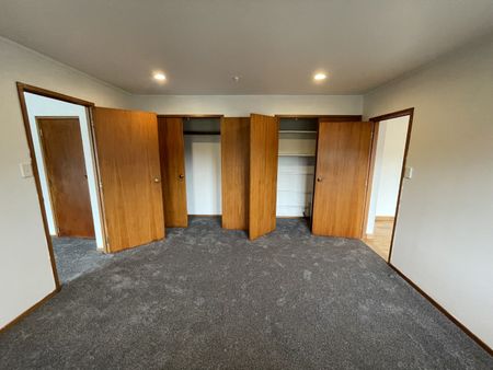 Epsom Location! - Photo 4