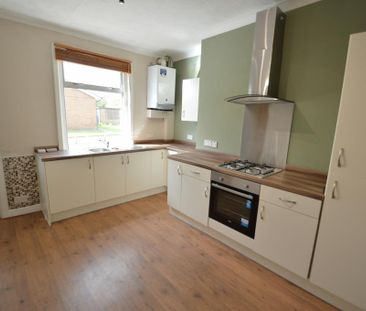 2 bedroom terraced house to rent - Photo 4
