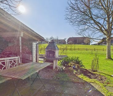 Luminous 2.5-room apartment with balcony in Zauggenried - Photo 6
