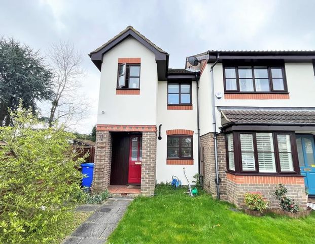 2 bedroom end of terrace house to rent - Photo 1