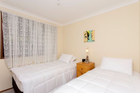 Charming 2-Bedroom Villa in Prime Location - Photo 3