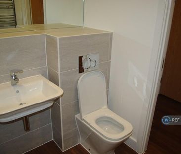 Studio to rent - Photo 6