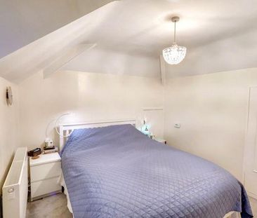 3 bedroom semi-detached bungalow to rent - Photo 2