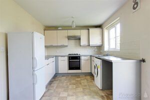 3 BEDROOM House - End Terrace - Photo 4