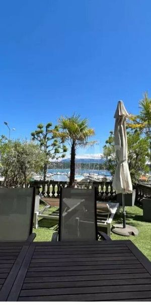 RARE ! Apartment for rent in the center of Geneva with large terrace View of the water jet - Photo 1