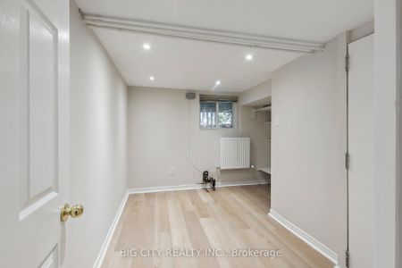 Semi-Detached Home For Lease | C8129138 - Photo 5