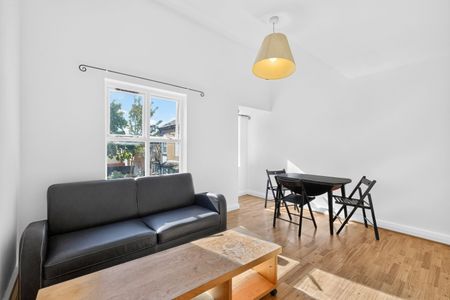 Maisonette to rent - Longfellow Way, London Bridge, SE1 - Photo 3