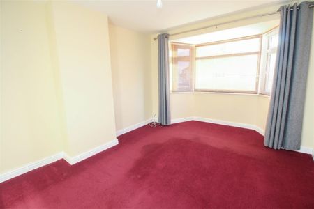 3 Bedroom House - Semi-Detached - Photo 4