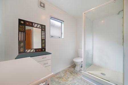 Tucked away in Remuera - Photo 5