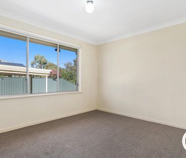 TIDY TWO BEDROOM UNIT! - Photo 1