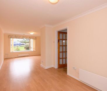 4 bedroom semi-detached house to rent - Photo 1