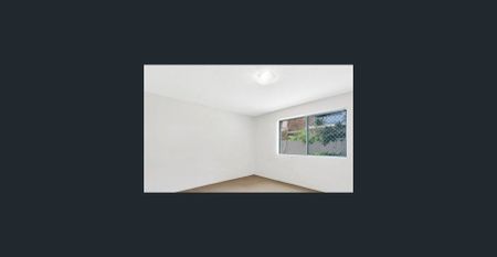 Two Bedroom Ground Floor Residence - Walking Distance To The Broadwater! - Photo 3