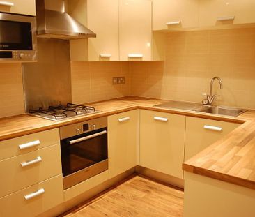 2 bedroom apartment to rent - Photo 4