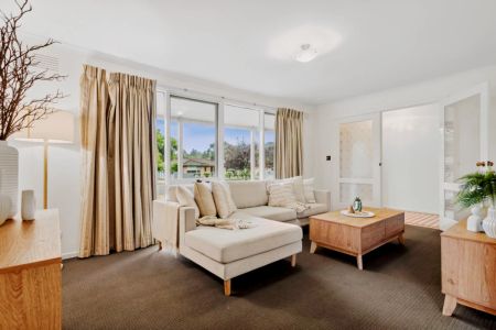 3 Bed, 1 Bath - Photo 3