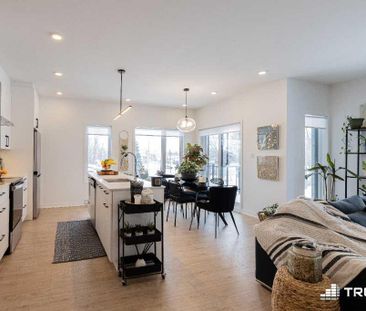 LUXUEUX condo 4 1/2 **Tout inclus** - Photo 2