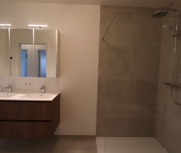 Nieuwbouwwoning met 3 slaapkamers, zolder, tuin en 2 autostaanplaat... - Photo 4