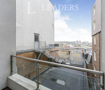 2 bedroom apartment to rent Queens Road, Brighton, East Sussex, BN1 - Photo 3