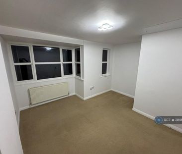 2 bedroom semi-detached house to rent - Photo 5