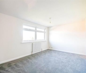 4 bedroom detached house to rent - Photo 4