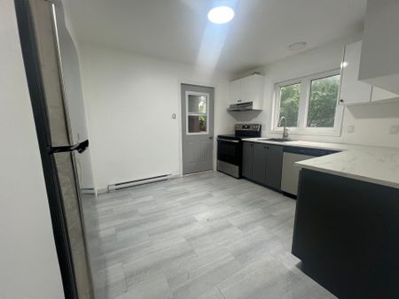 30e Rue, H7R 3K4, Laval - Photo 4