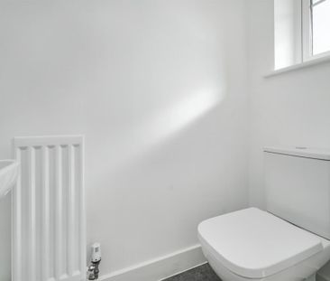 3 bedroom semi-detached house to rent - Photo 4