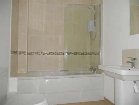 2 bedroom semi-detached house to rent - Photo 3