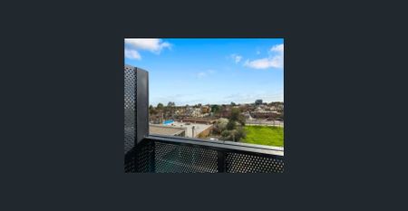 GREAT LOCATION! - Photo 2