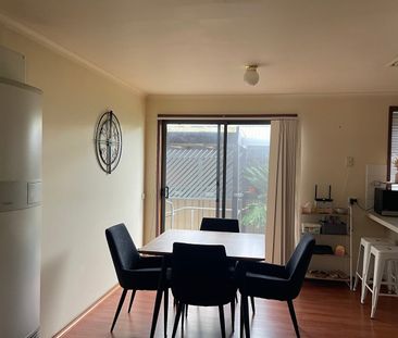 Immaculate Three Bedroom House in Beautiful Street - Photo 4